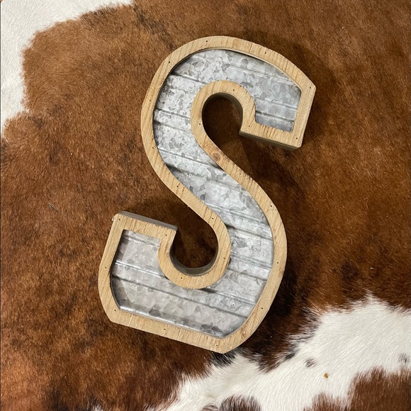 “S” Metal and Wooden Letter - Picture 1 of 1